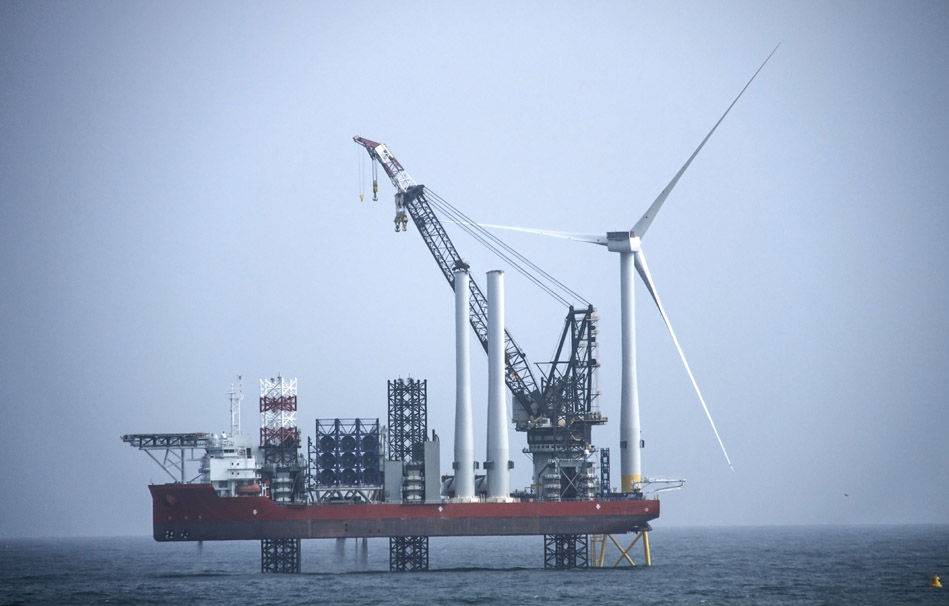 Wind Turbine on Offshore Rig